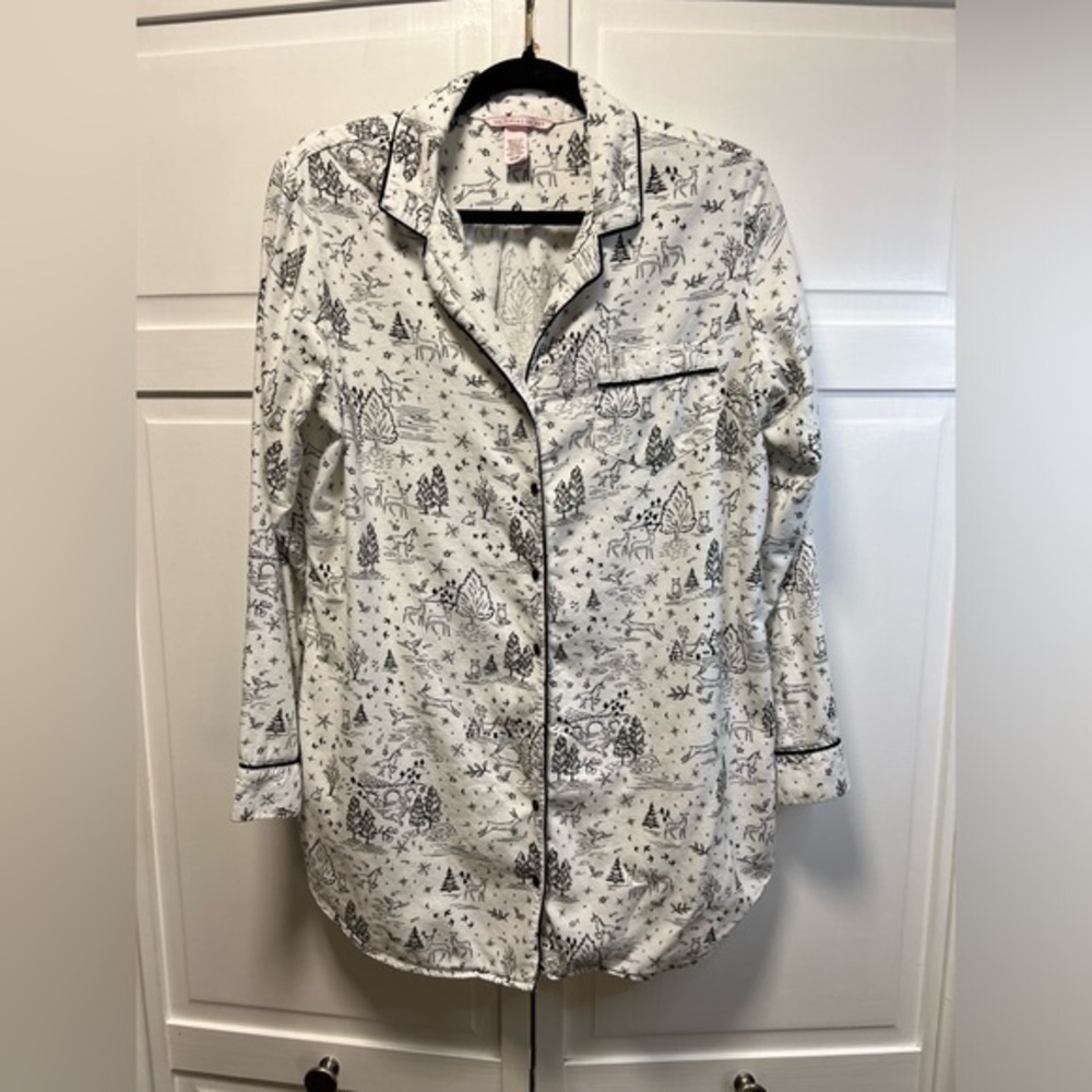 Victoria’s Secret Button Up Long Sleeve Night Shirt Size Women’s Small